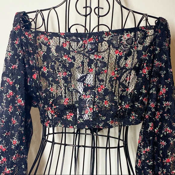 Topshop Ditsy Lace Up Crop Top Black Red Floral 10 - Picture 10 of 12